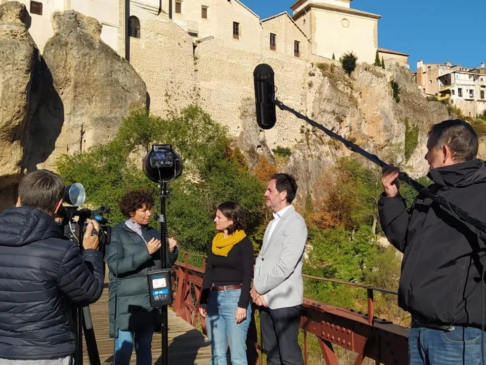 Neox visita a Mobhu!