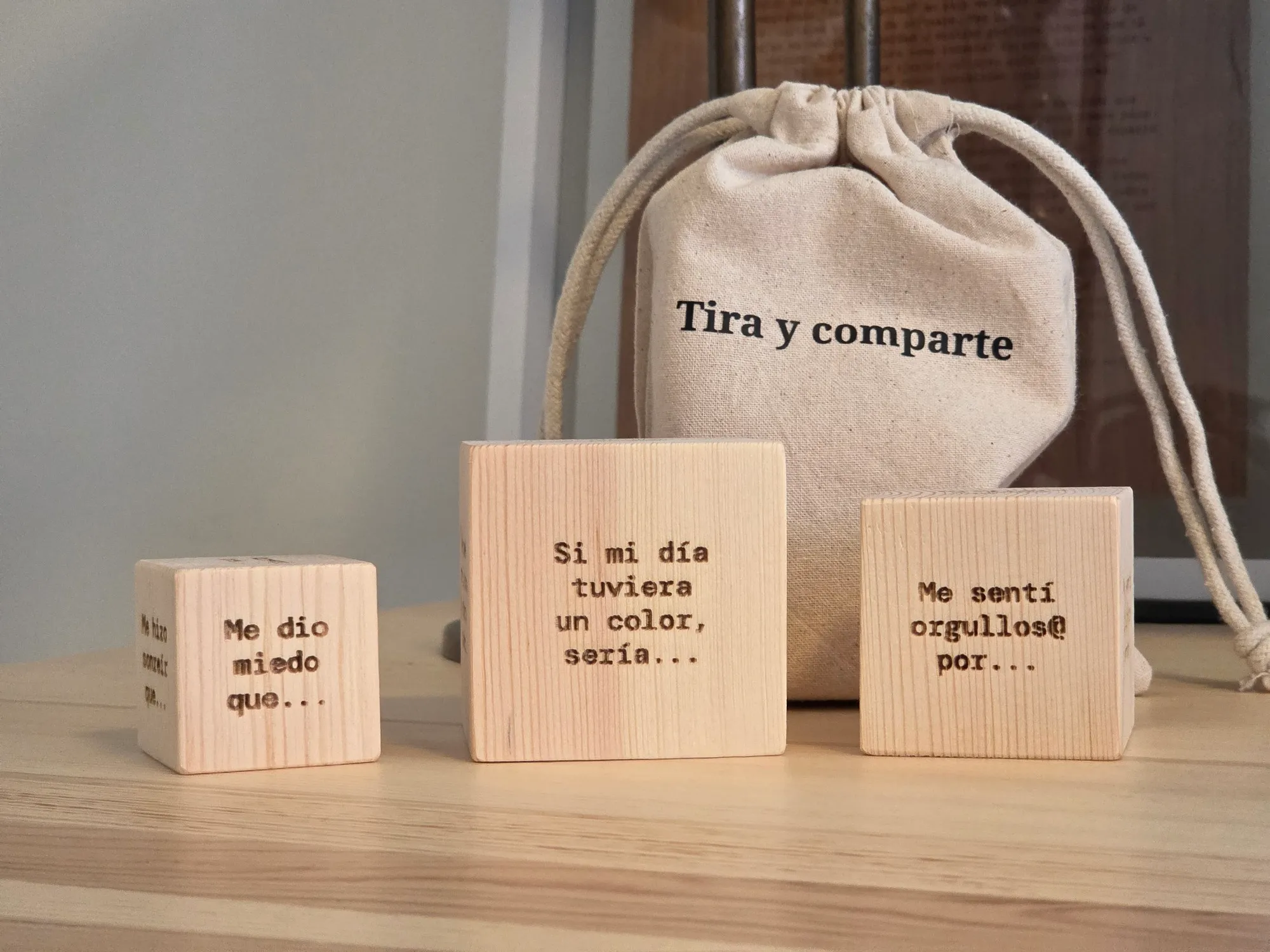 Tira y comparte; un juego que invita a la pausa para reconectar con lo importante