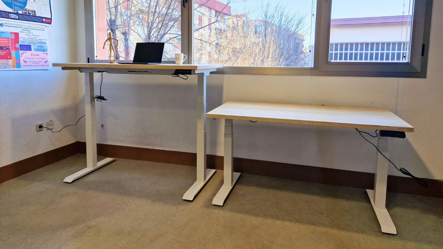 Escritorios elevables eléctricos con tablero de madera maciza